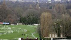 Horse racing at Sandown